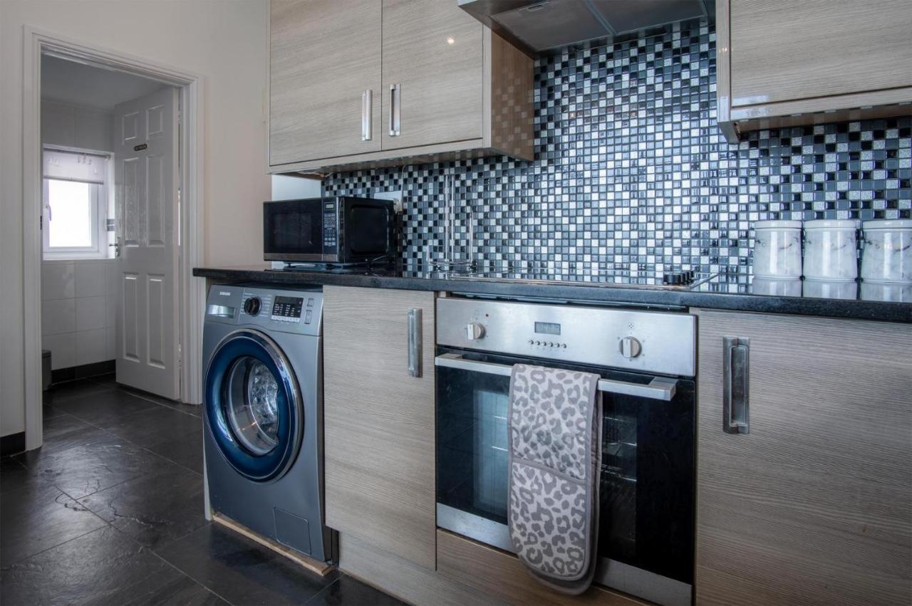 Nautilus - 2 Bedroom Apartment - 펜다인 외부 사진